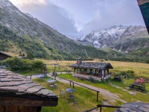 Alpine pastures from the Refuge de Miage